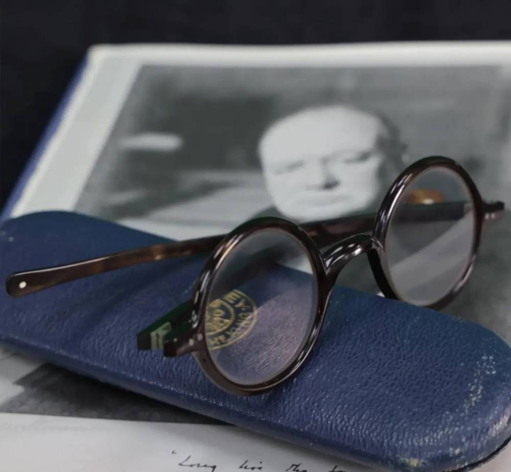 نظارة تشرشل