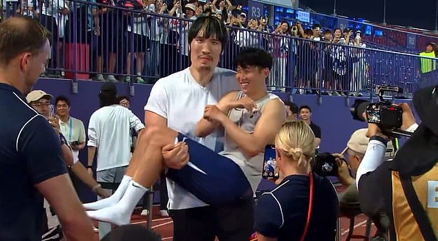 المصارع يحمل سون 