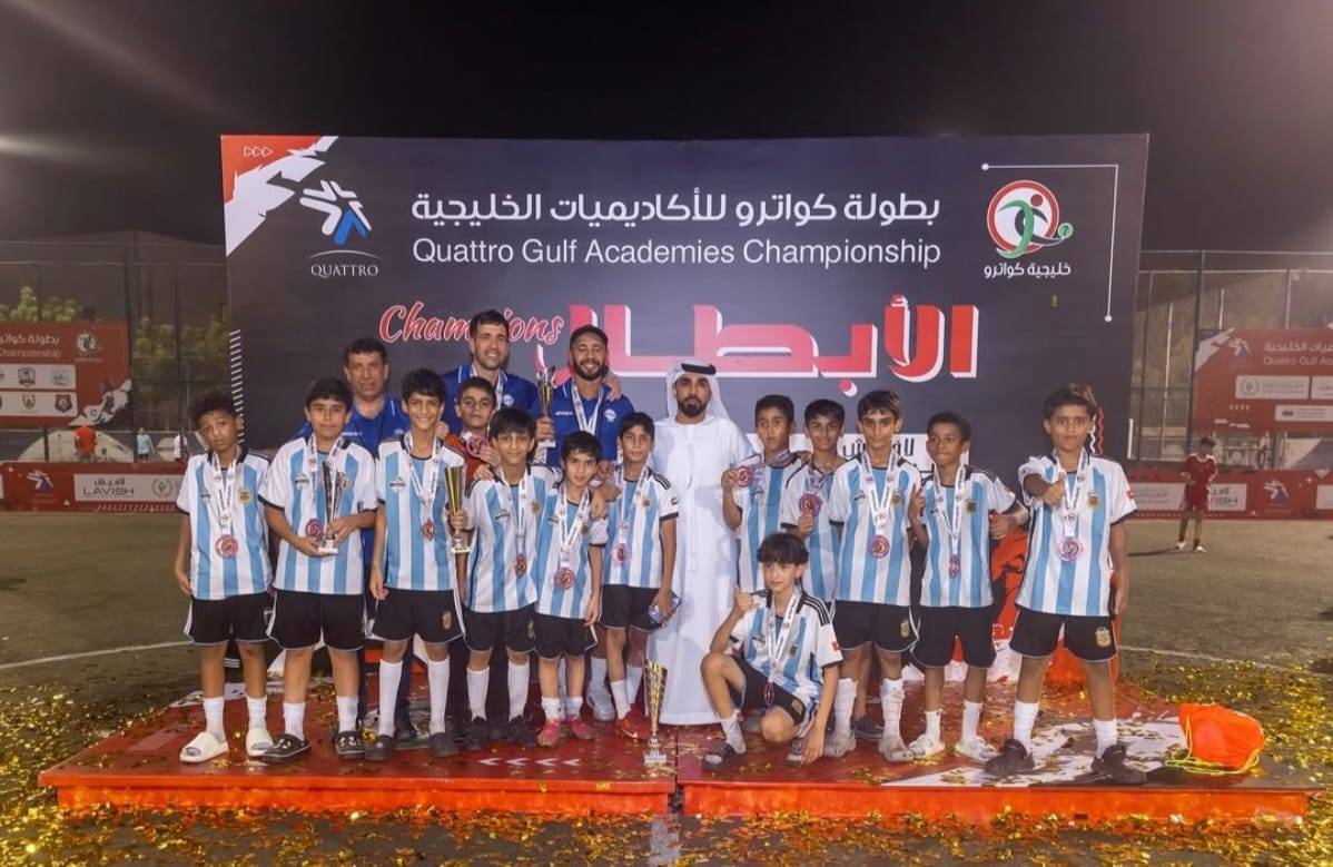 عبد العزيز عبد الله خلال تتويج بطل النسخة السابقة