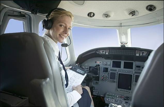 قائدة طائرة