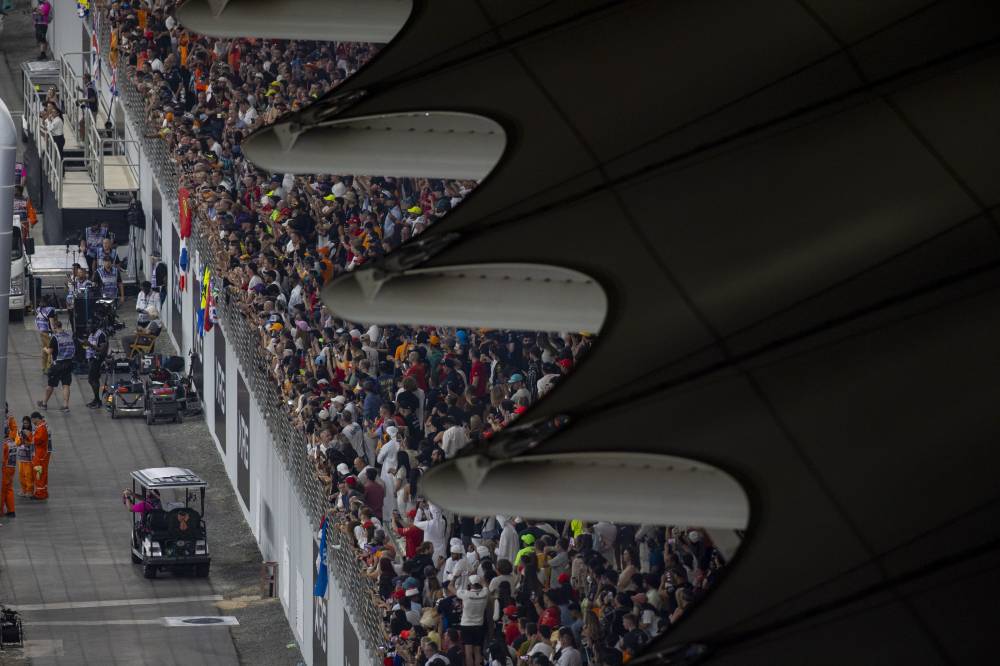  حلبة مرسى ياس تستضيف عرضاً سينمائياً غير مسبوق في أبوظبي (فيديو)