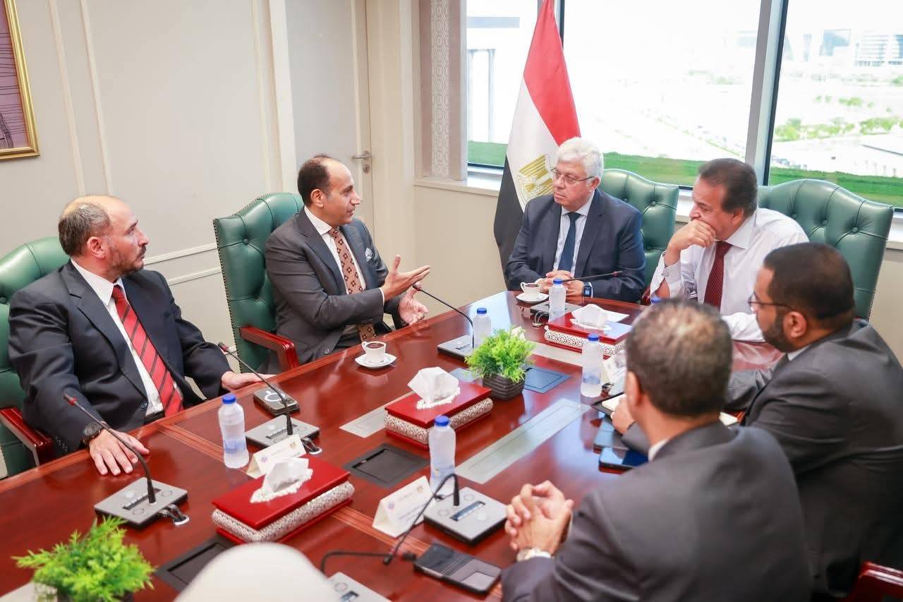 مصر تتعاون مع جامعة أكسفورد في علاج الأورام السرطانية