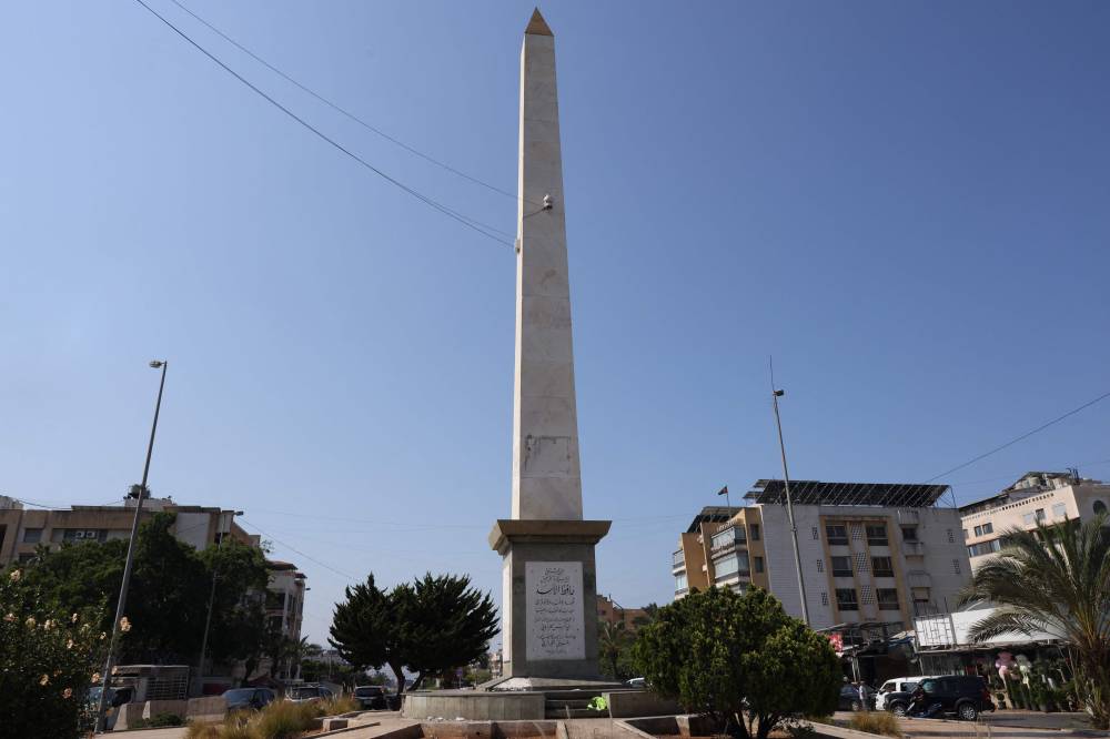  الشارع الممتد من طريق المطار باتجاه نفق سليم سلام (أ.ف.ب)