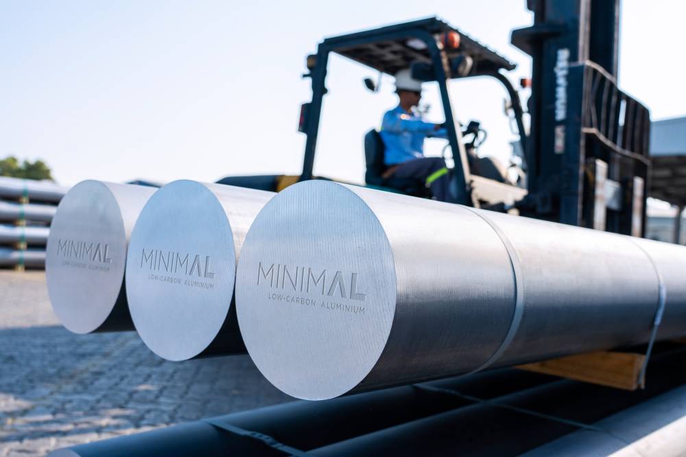 جانب من تصنيع الألمنيوم منخفض الكربون