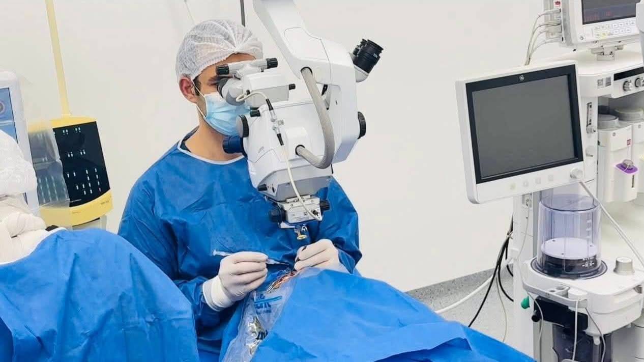 إنقاذ مريضة من العمى بتقنية «الأرجون ليزر»