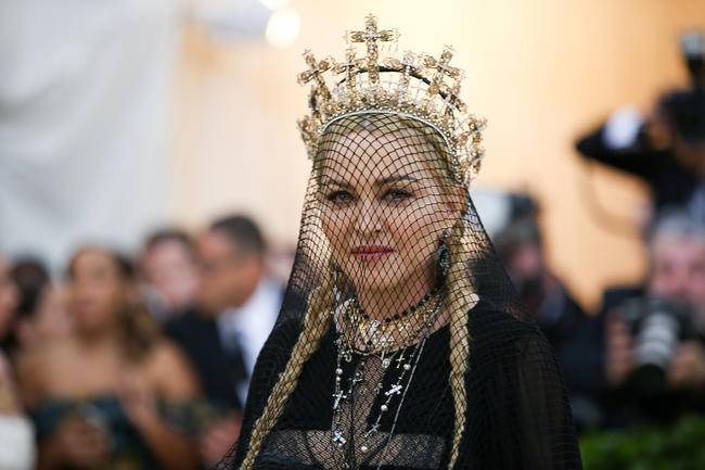 مادونا لبابا الفاتيكان: اذهب لغزة أنت الوحيد الذي لا يمكن منعه