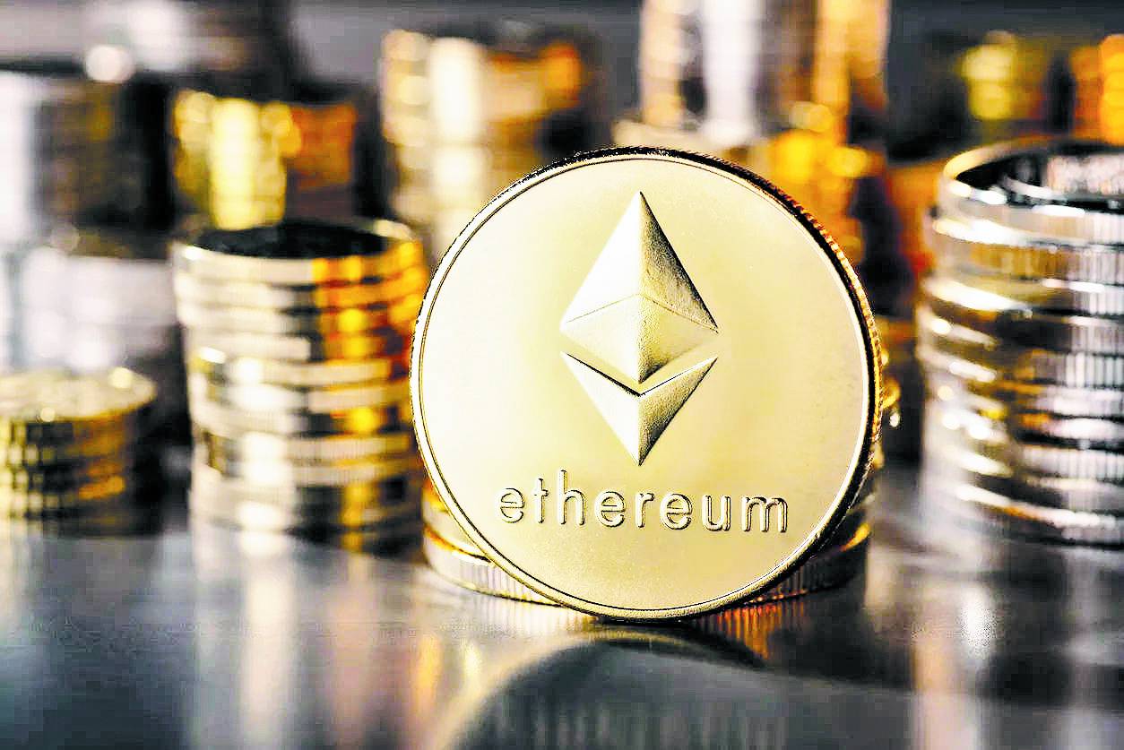 «إيثريوم» تلامس 4900 دولار.. بالقرب من أعلى مستوى قياسي لها