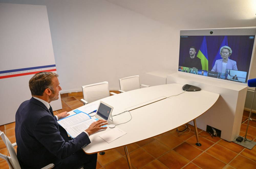 ماكرون يطالب بجبهة موحدة بين أوكرانيا وأوروبا في محادثات واشنطن