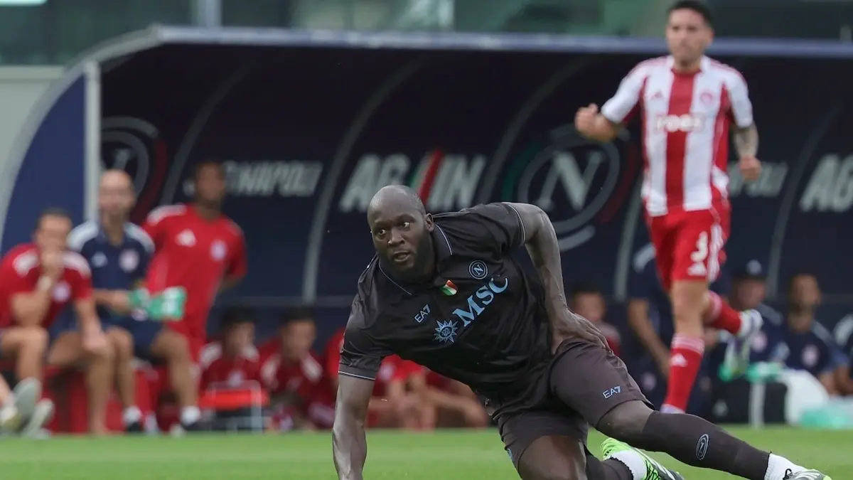 نابولي يبحث عن مهاجم جديد بعد إصابة لوكاكو