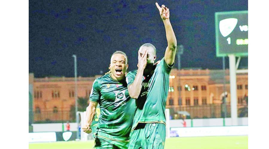 احتفالية للاعبي خورفكان