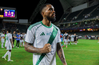 أهلي جدة يلتقي النصر في نهائي السوبر السعودي