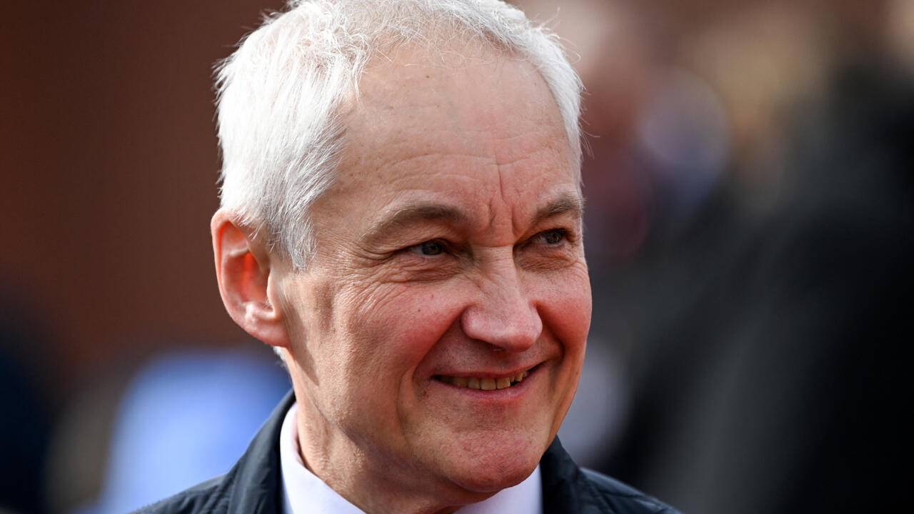 وزير الدفاع الروسي يتفقد قوات تقاتل في أوكرانيا