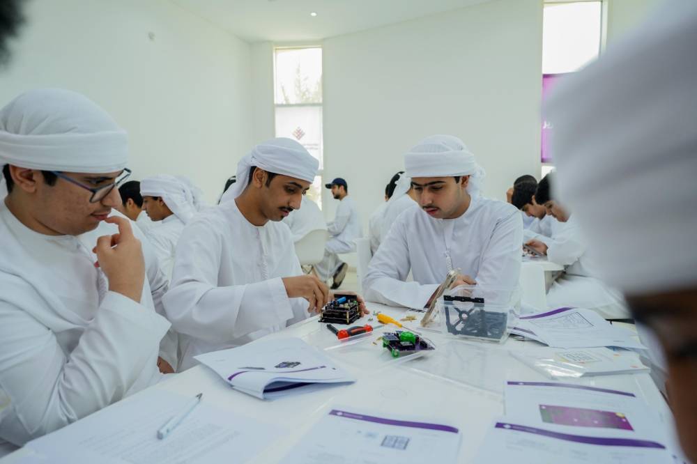 خلق جيل متمكن في عالم الفضاء