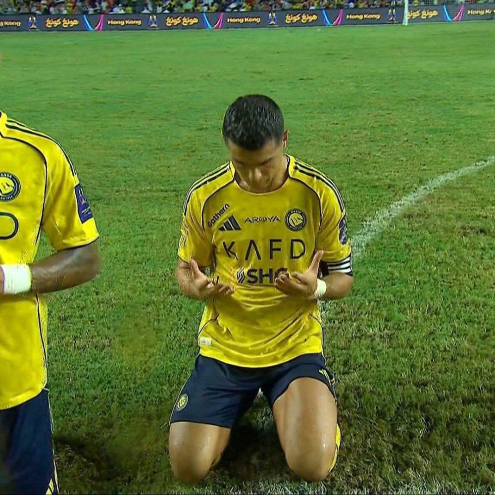 لحظات جنونية لرونالدو.. من رفع يديه بالدعاء إلى البكاء بعد ضياع الحلم