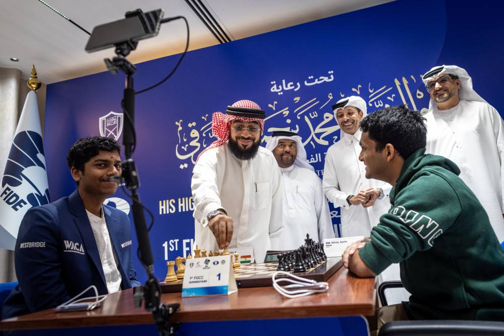 آل بركت خلال افتتاح عالمية الشطرنج