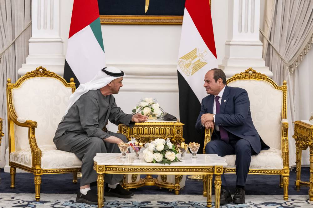 محمد بن زايد والسيسي على مائدة إفطار في العلمين