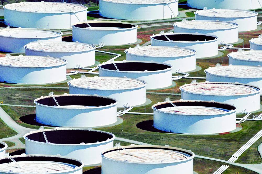 خزانات النفط الخام في مركز النفط في كوشينج أوكلاهوما.  (رويترز)