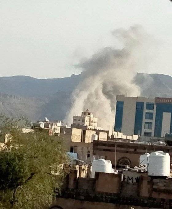 غارات إسرائيلية مكثفة على صنعاء.. وأنباء عن استهداف قيادات حوثية