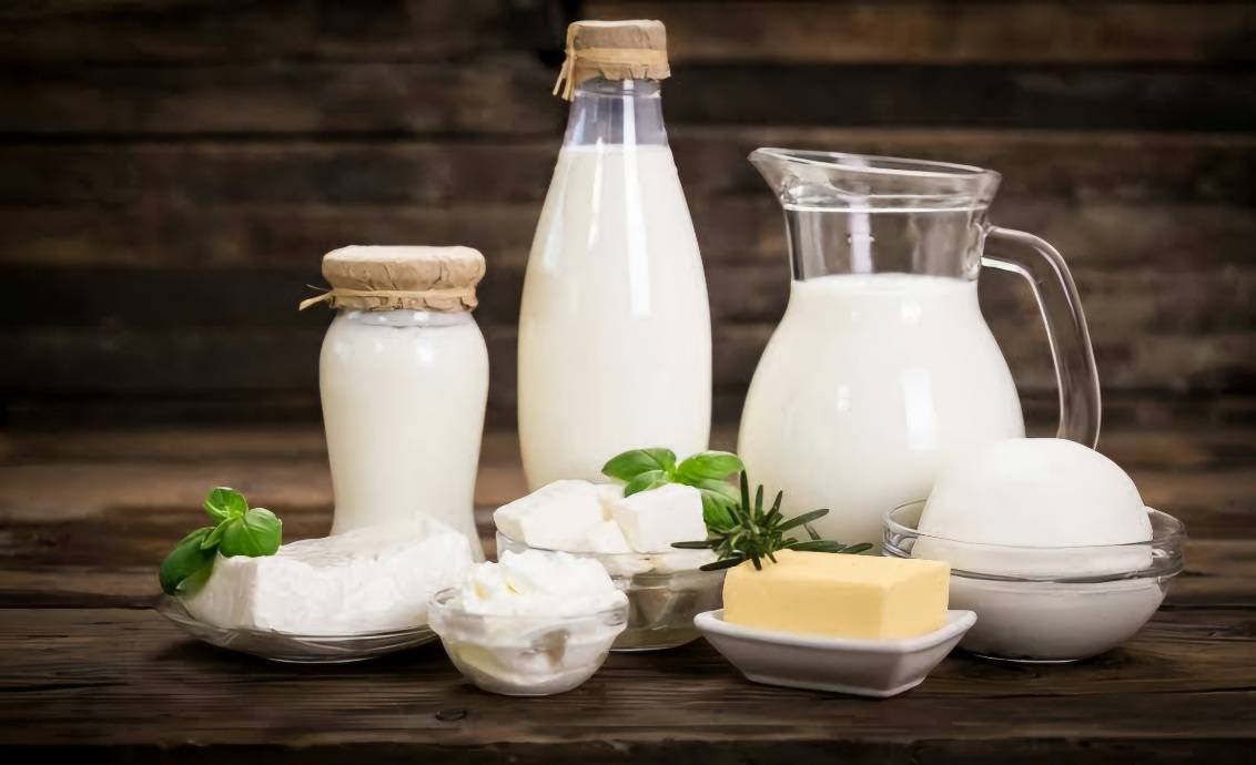 1,150 species of beneficial microbes are active in the intestines thanks to fermented milk (1)