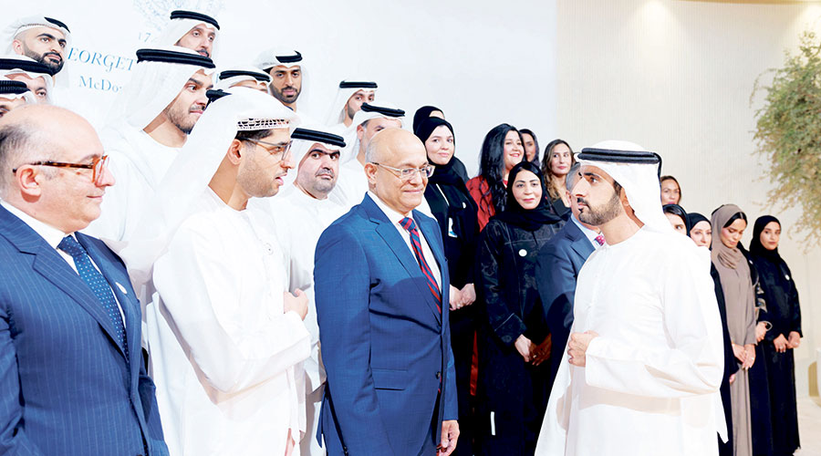 حمدان بن محمد خلال تخريج ماجستير إدارة الأعمال 