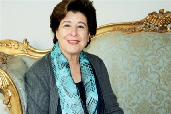 تحف وأنتيكات وفضيات نادرة.. سرقة الإعلامية المصرية فريدة الزمر تثير الجدل