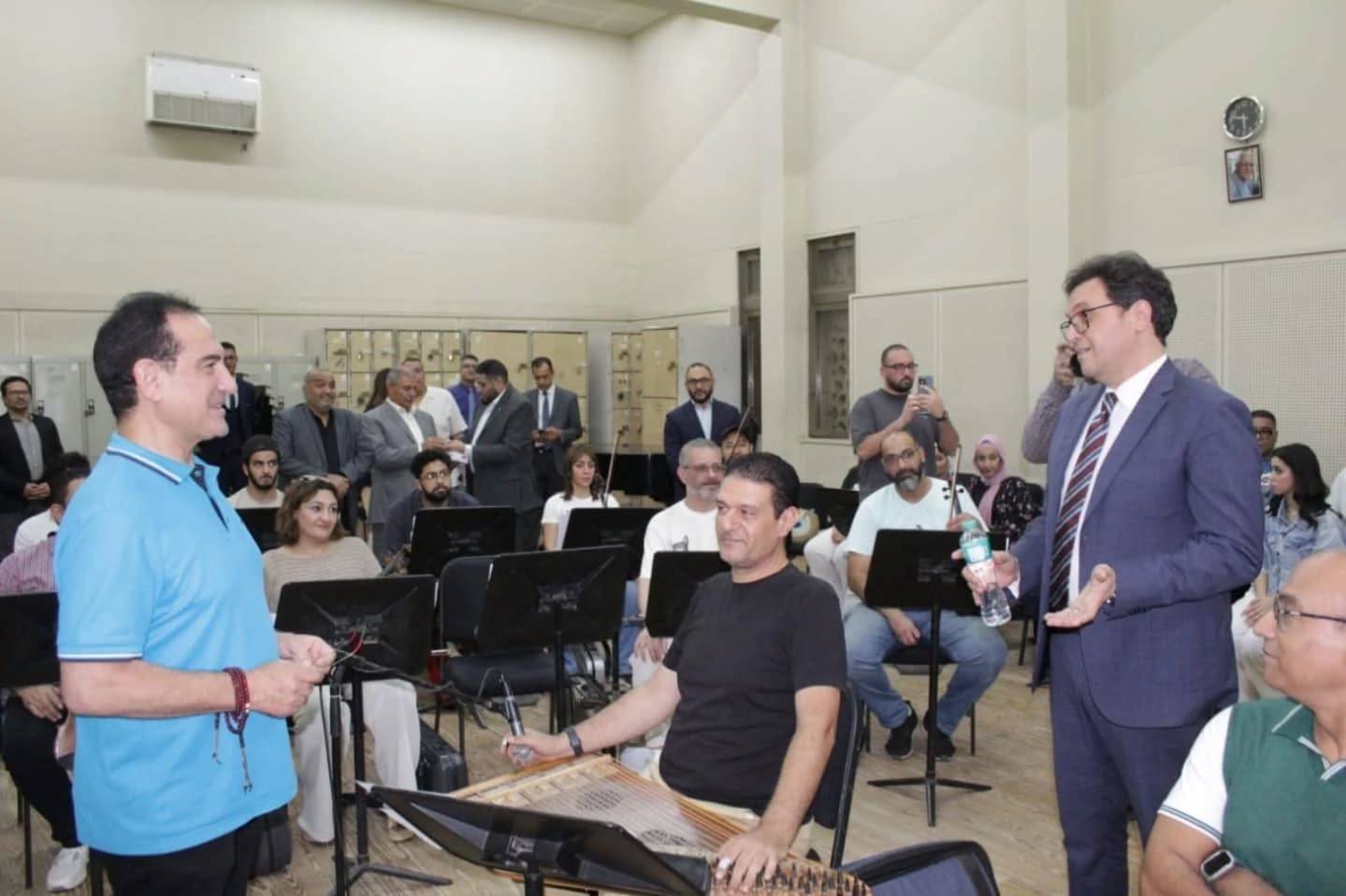 محمد ثروت يستعد لاحتفالية المولد النبوي بدار الأوبرا المصرية