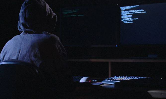 قراصنة ينتحلون شخصية سيناتور لكشف أوراق ترامب التفاوضية