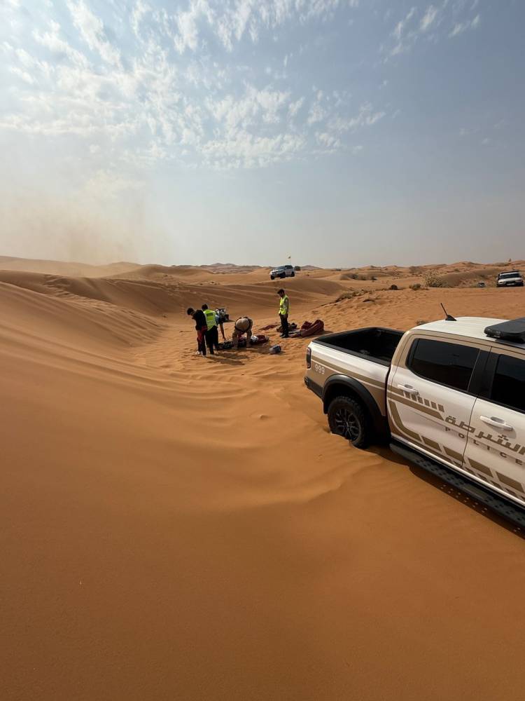 إنقاذ مواطن تدهورت دراجته النارية في الشارقة