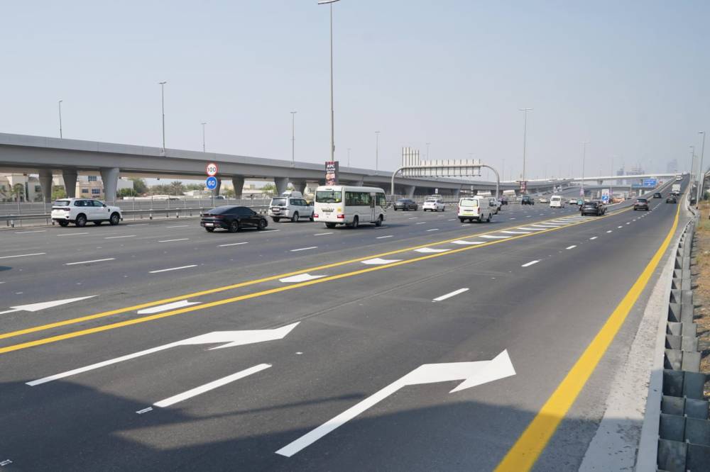 «طرق دبي» تنفذ توسعة مرورية على شارع الشيخ زايد بالقرب من مخرج ام الشيف