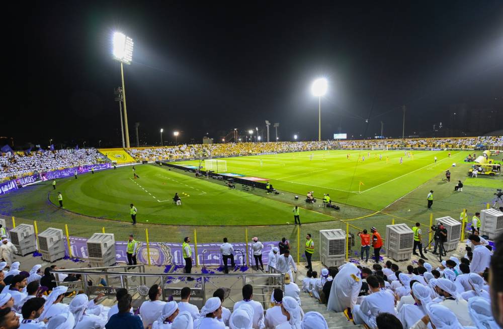الجمهور الكبير الذي شاهد القمة