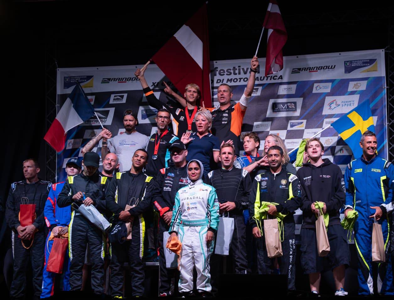 علياء عبد السلام خلال تتويج الفائزين