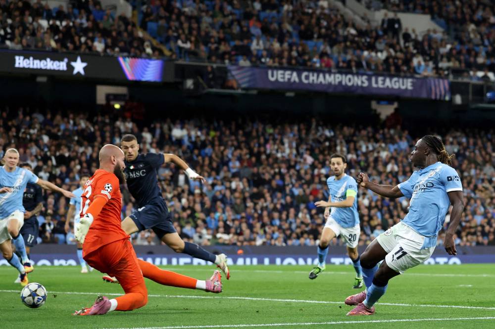 مانشستر سيتي يهزم نابولي