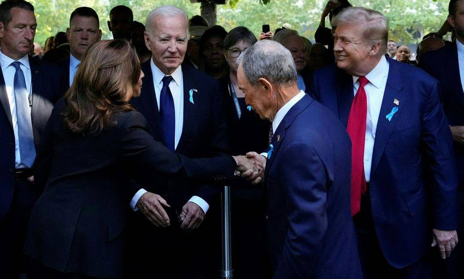 بايدن هددها وترامب مدحها.. هاريس تكشف أسرار المكالمات العصيبة