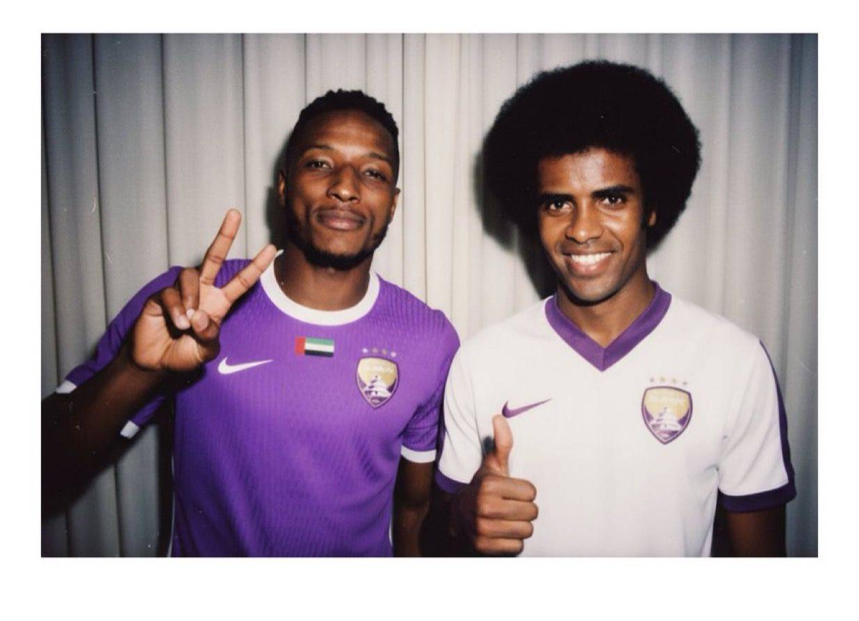 ابن ثعلوب يهنئ الهداف التاريخي للعين