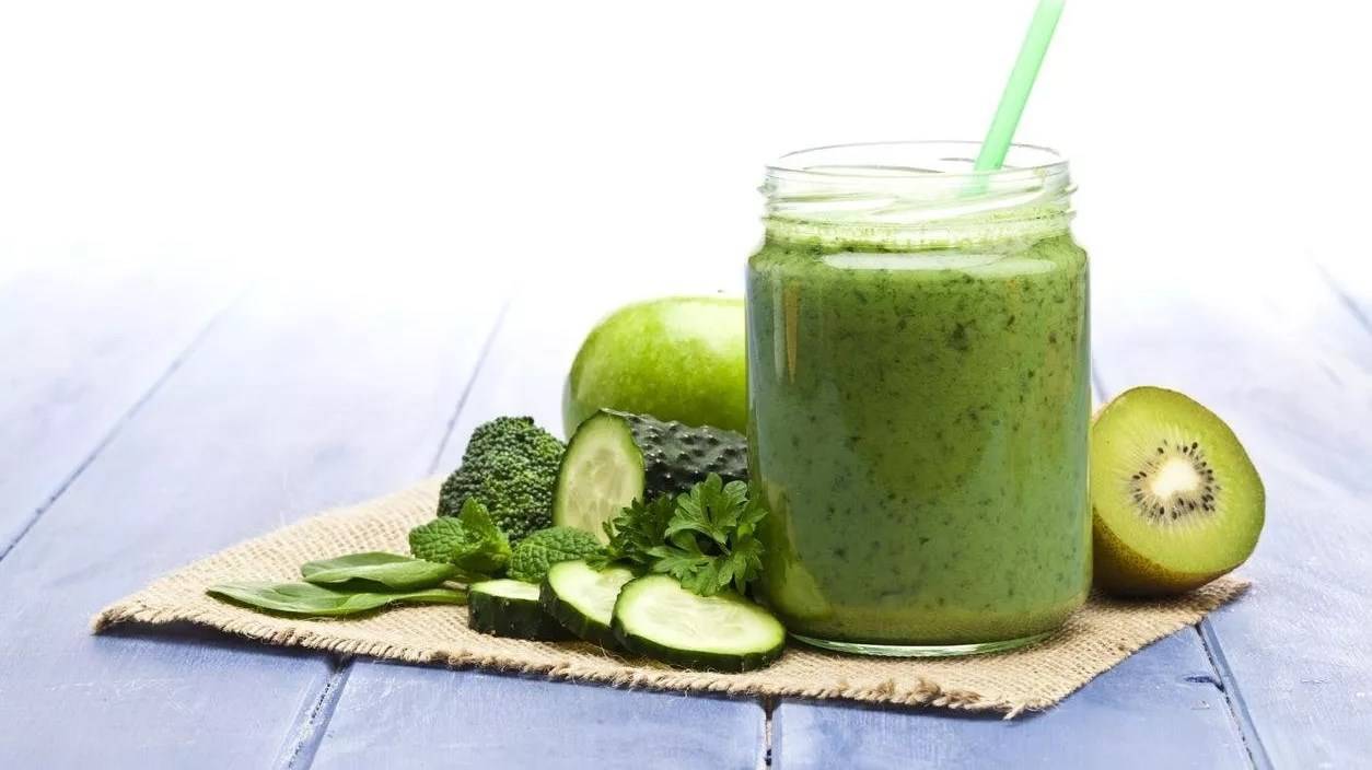 «العصير الأخضر».. خليط طبيعي غني الفوائد