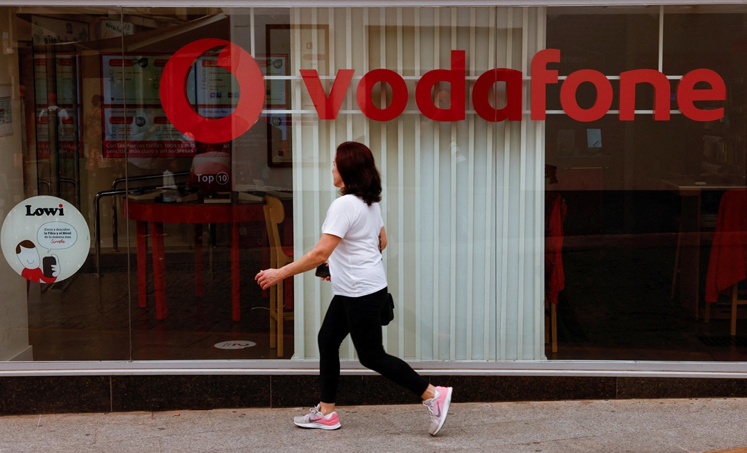 أحد متاجر فودافون