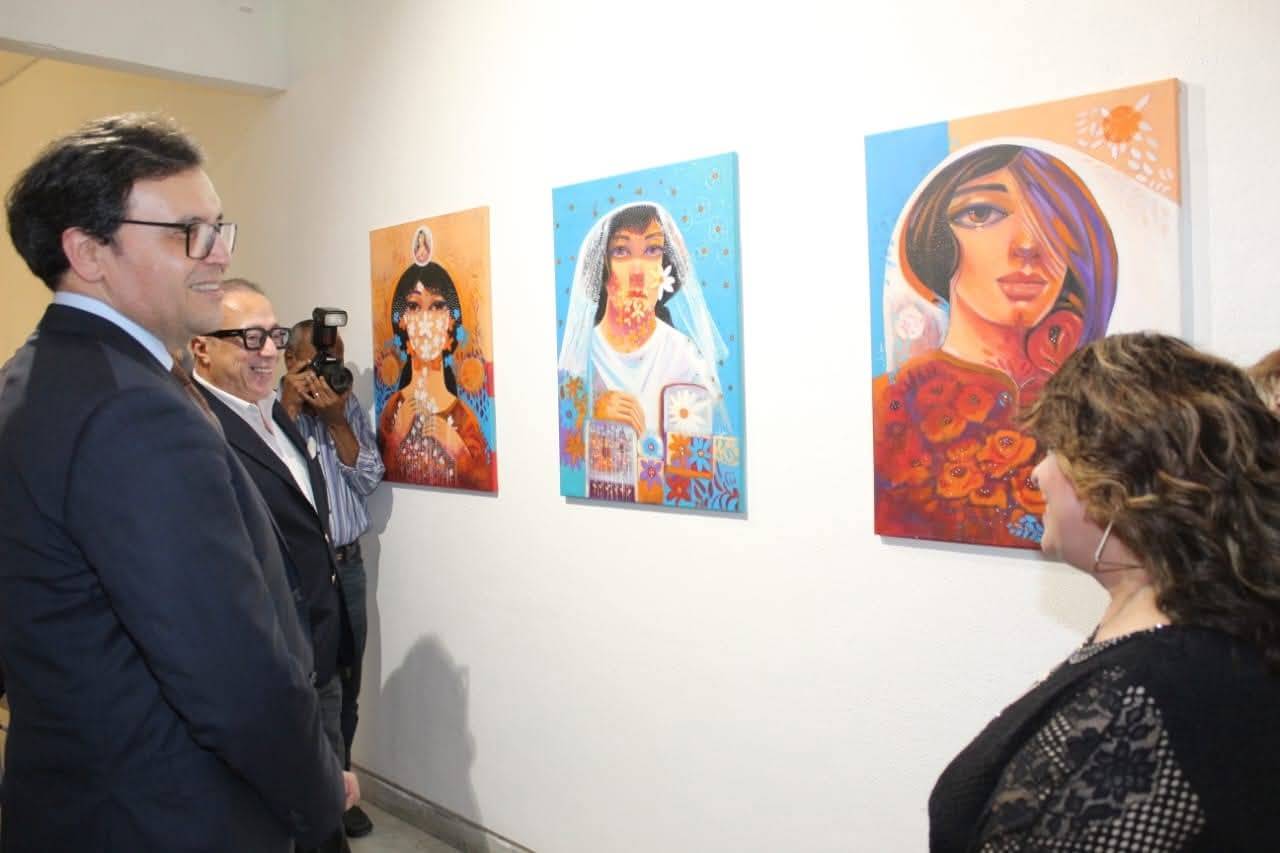 أحمد فؤاد هنو خلال جولة في الصالون