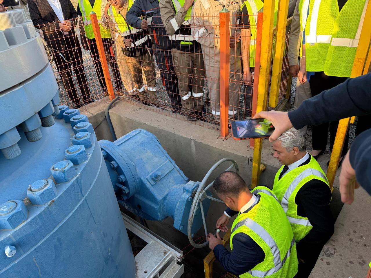 خلال البدء بعمليات تصدير النفط