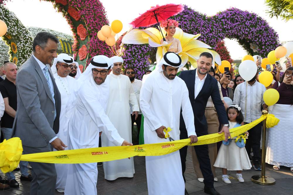 «دبي ميراكل جاردن» تستقبل الزوار بعجائب مزهرة وذكريات لا تُنسى