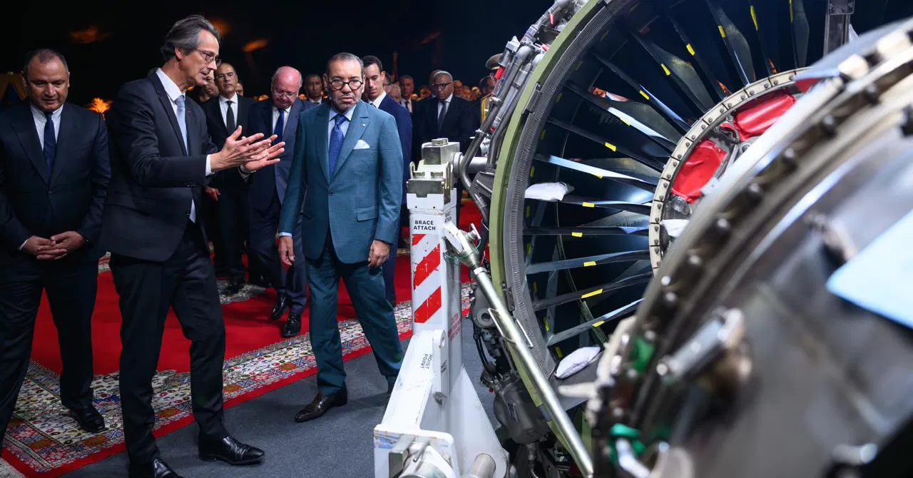 الملك محمد السادس يطلع على المحركات
