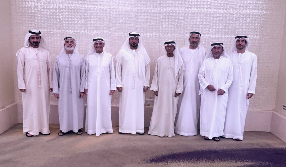 لقطة تذكارية على هامش التسلم والتسليم