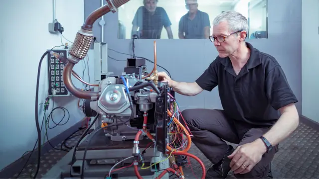  خلال إجراء التجارب