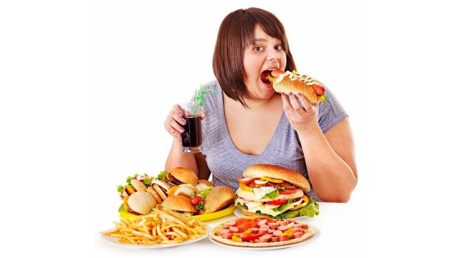 الوجبات السريعة أقصر طريق للإصابة بالكبد الدهني