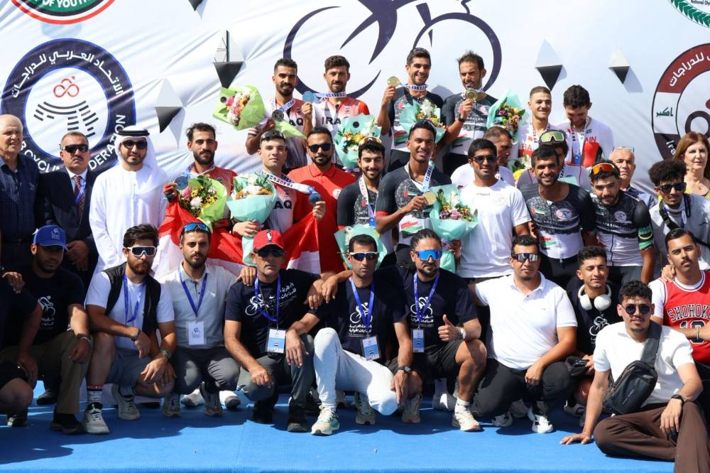 احتفالية بعثة الإمارات بعد التتويج