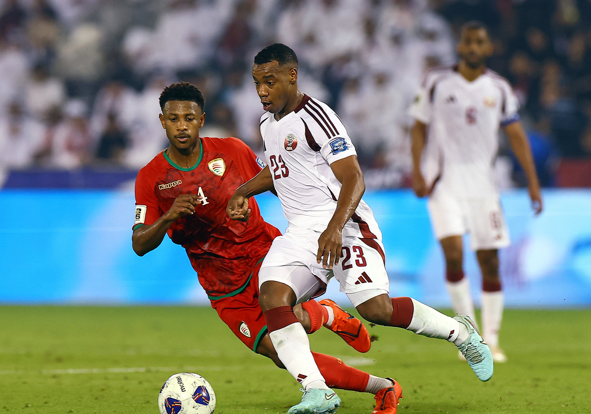 من مباراة قطر وعمان
