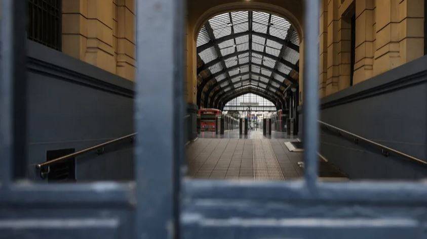 تعطل النقل والخدمات باليونان بسبب إضراب عمالي