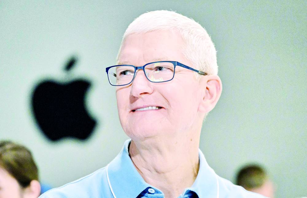رئيس «أبل» يتعهد بتعزيز الاستثمار في الصين