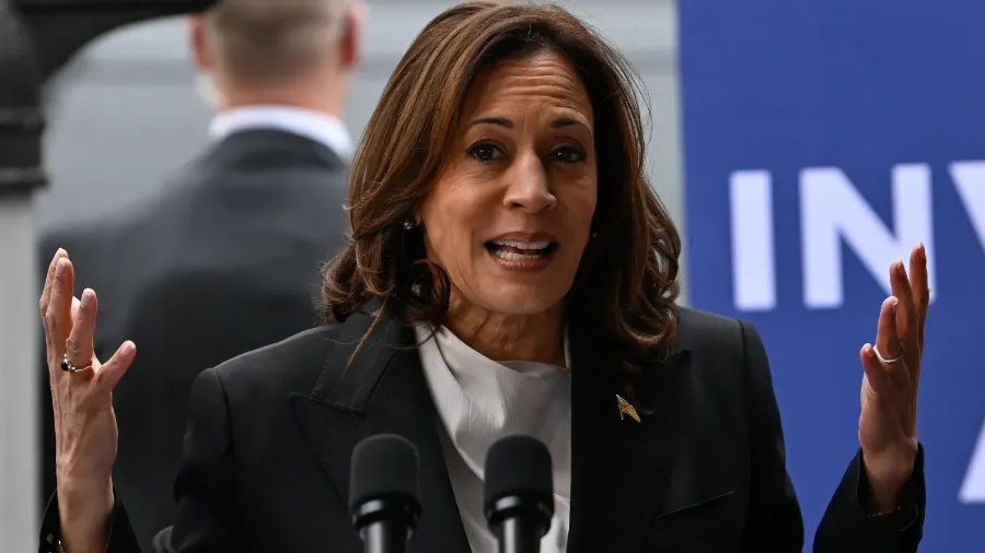 كامالا هاريس تتحدث لأول مرة عن إبادة جماعية في غزة