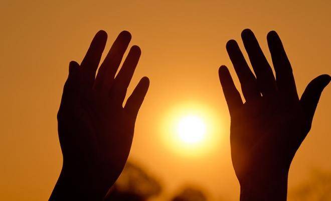 كيفية إقامة صلاة الاستسقاء.. حكمها ووقتها وأركانها (فيديو)