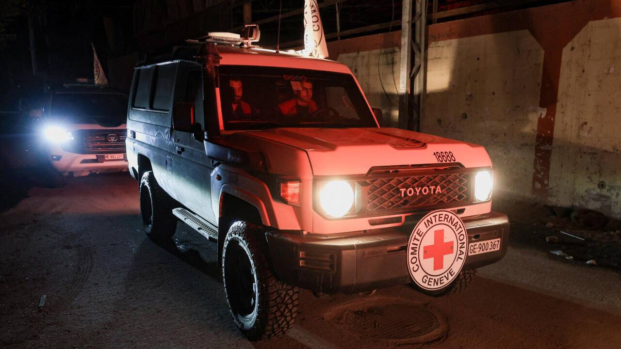 الصليب الأحمر يتوجه إلى غزة لتسلم رفات رهينة إسرائيلية